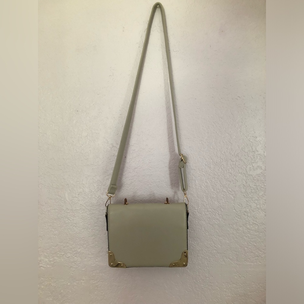 Elegant Cream Shoulder Bag